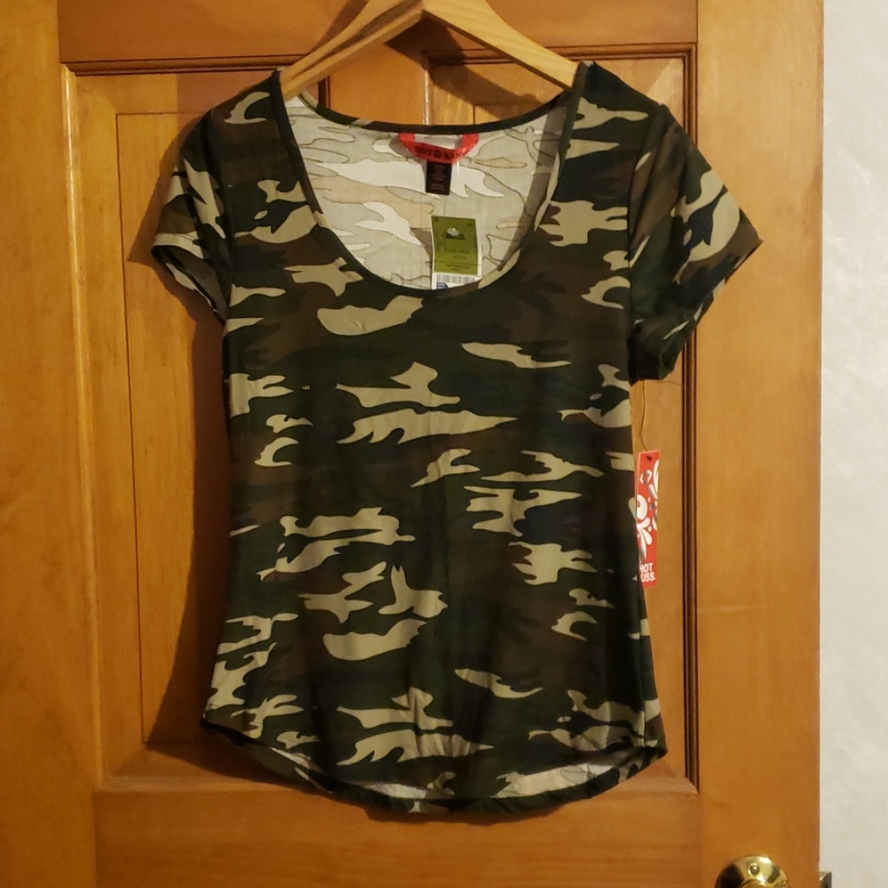 Short sleeve tee